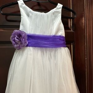 White Flower girl dress with purple flower size 5-6